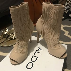 Keshaa ankle booties